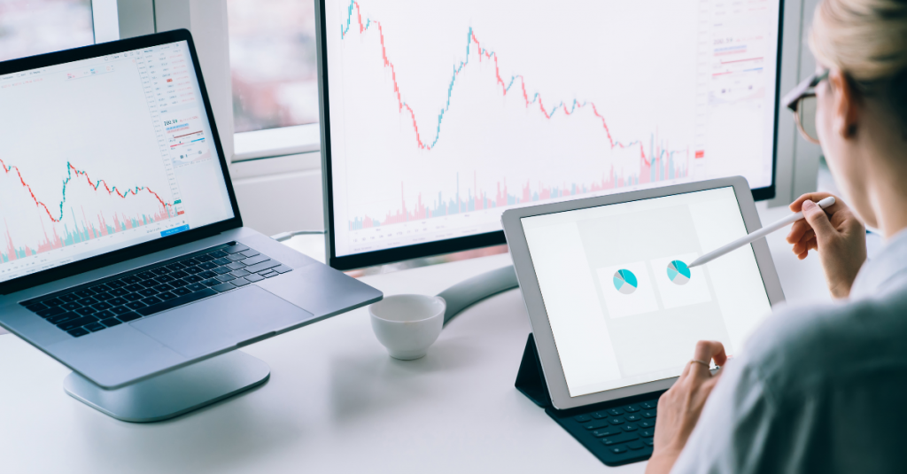 Tech Tools That Help Investors Make Better Decisions